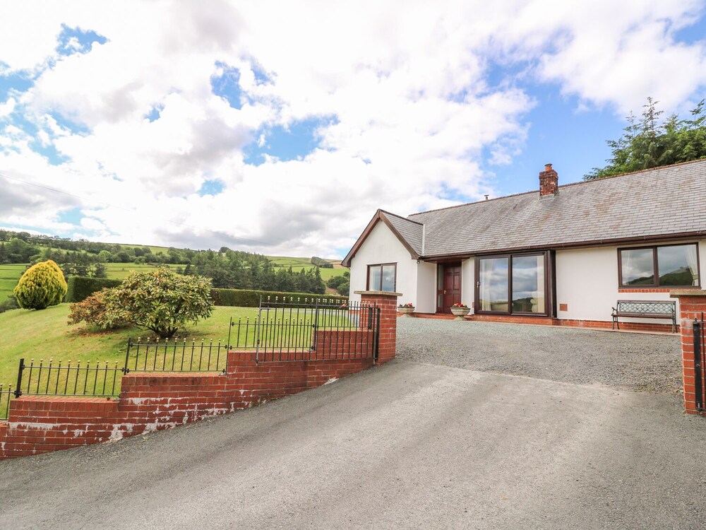Drainbyrion Farm House