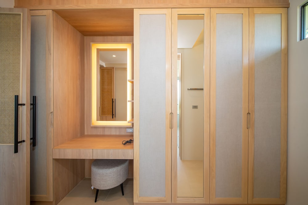 The Salin Seaview Villas