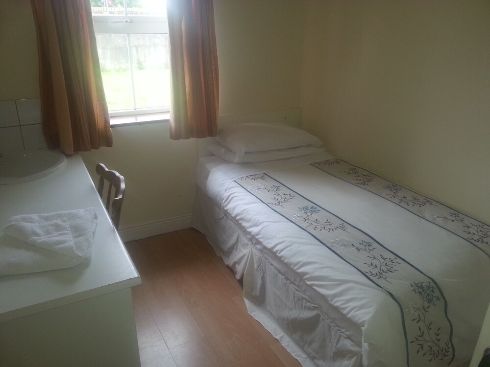 Courtbrack Accommodation - Hostel
