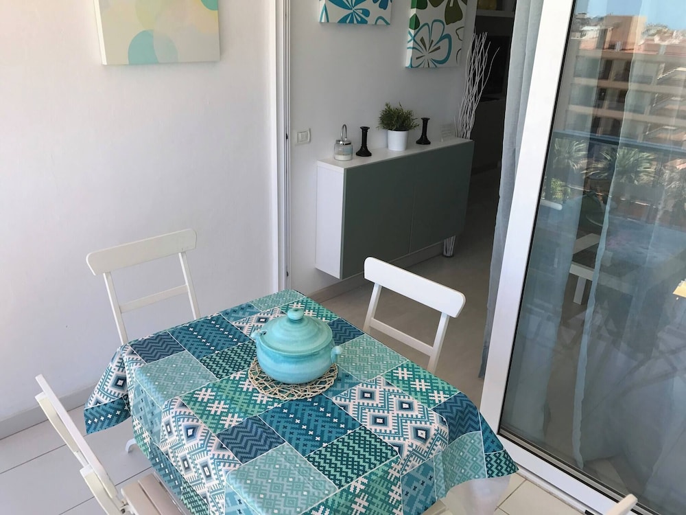 Delicious Los Cristianos,achacay,2bdr & 2bathr Beach Close Wifi Free