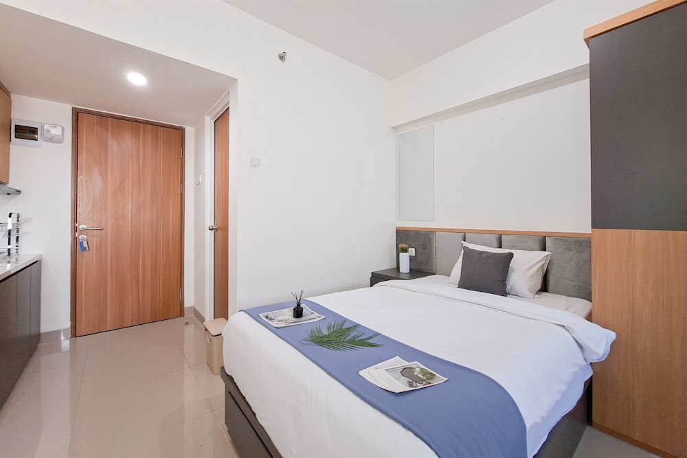 Studio Near Krl Station At Cisauk Point Apartment