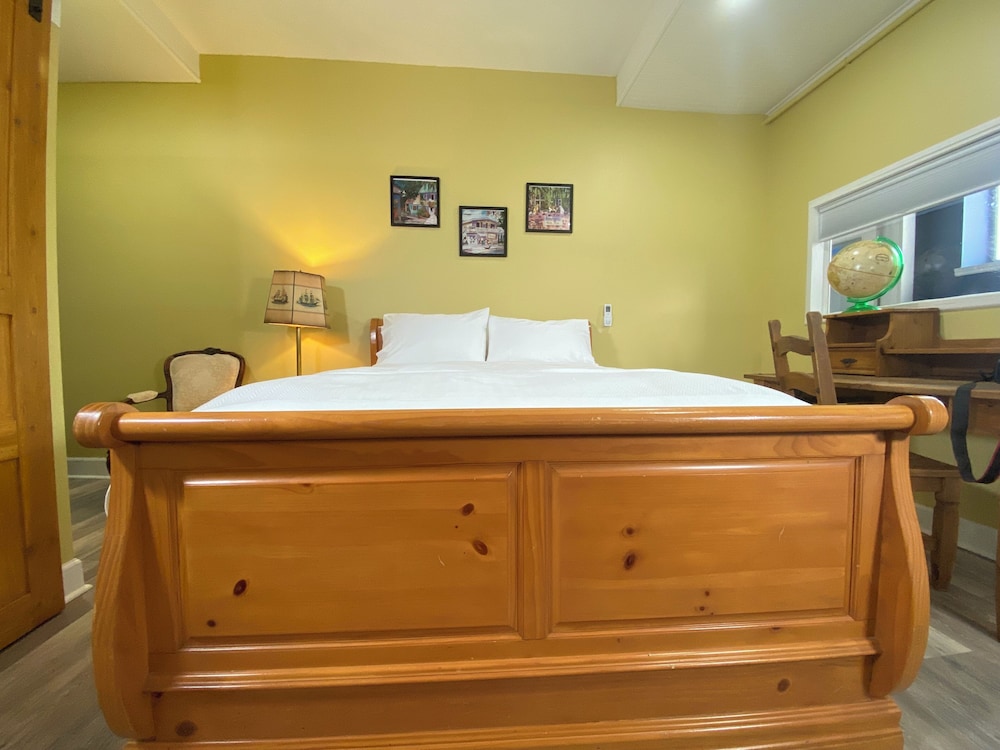 Sebring Vacations - The Roanoke Hotel - Property Image 18
