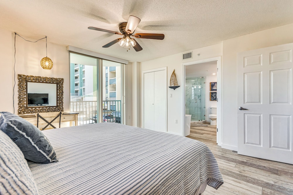 Waterfront Fort Walton Beach Condo: Pool Access!
