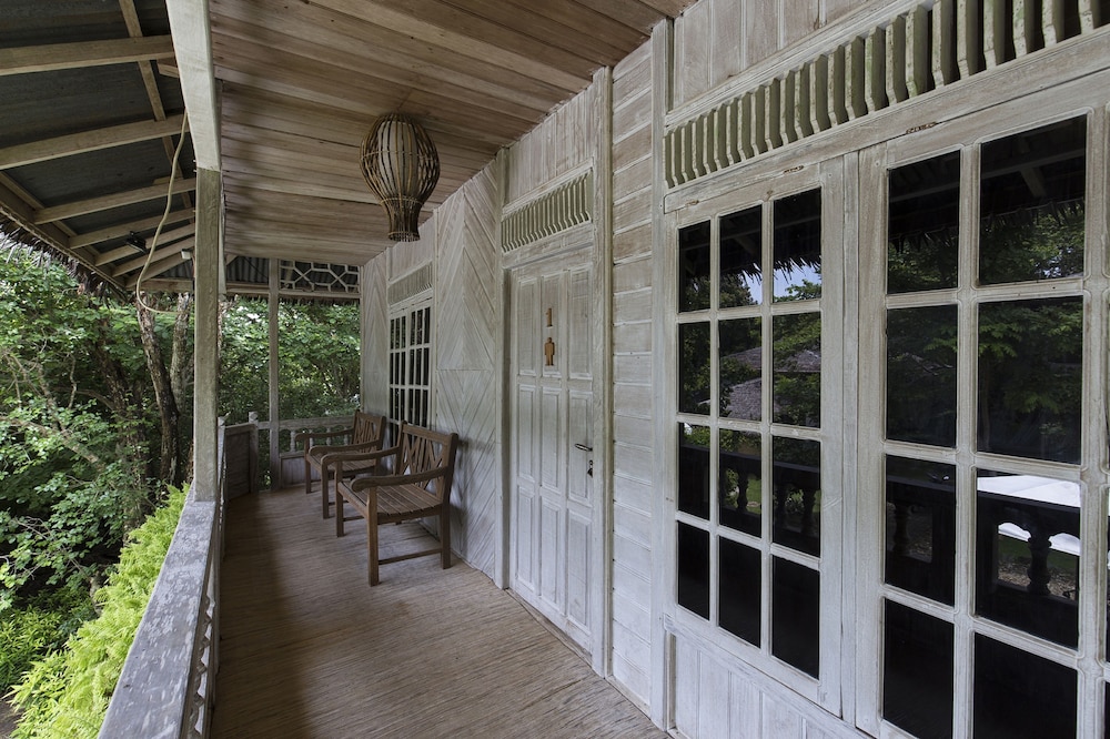 Menjangan Ecolodge