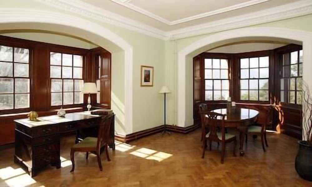 Glencoe House