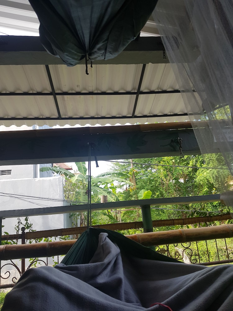 Twenty4Seven Bed & Breakfast - Hostel