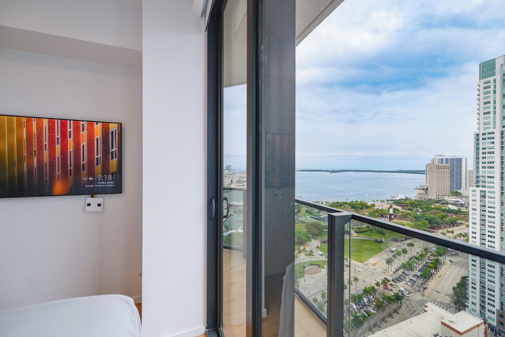 Aparment Just Step Away at Bayfront Park