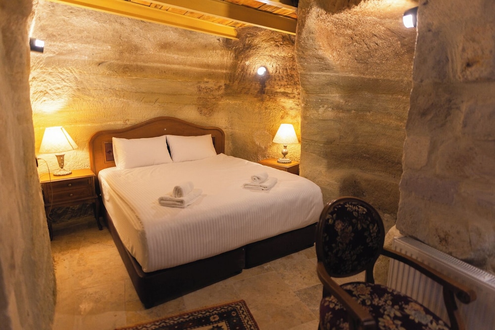 Memory Cave House