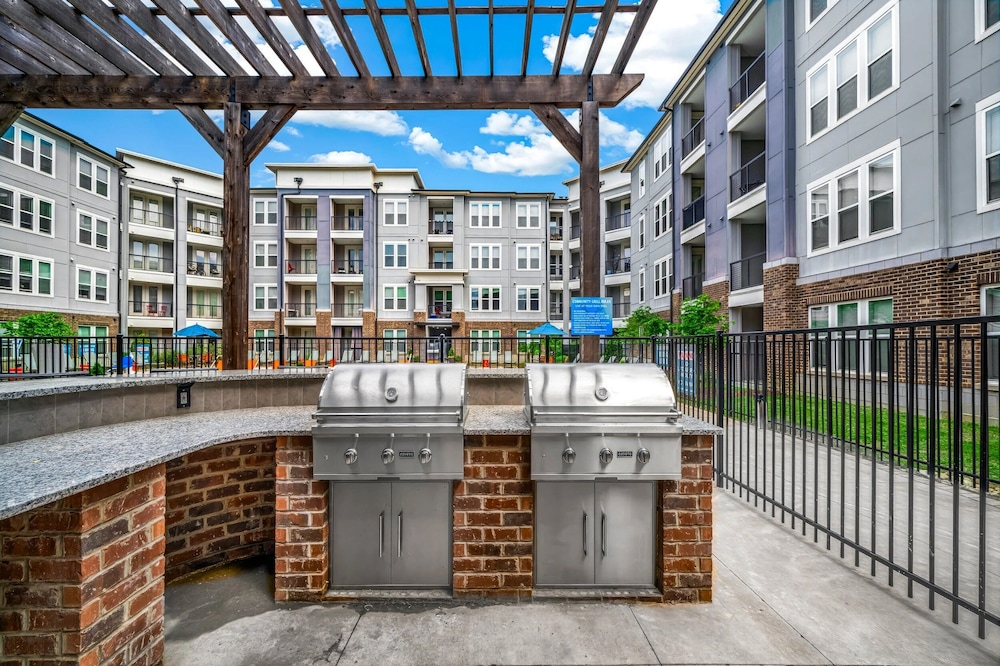 Landing Furnished Apartments - Central West End