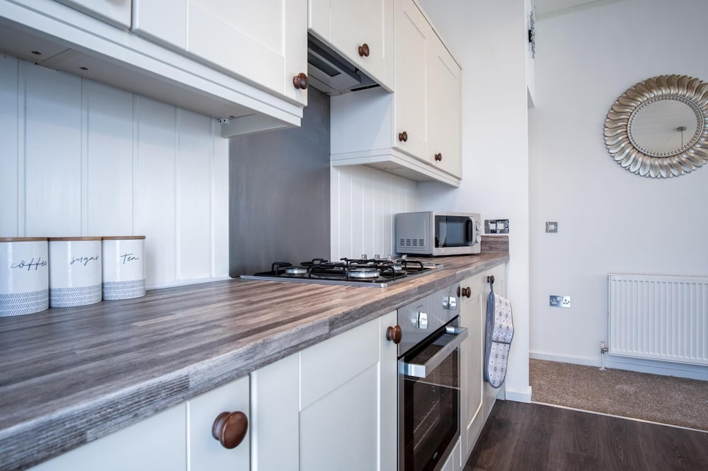 Swallow Lodge - 3 Bedroom Lodge - Wisemans Bridge