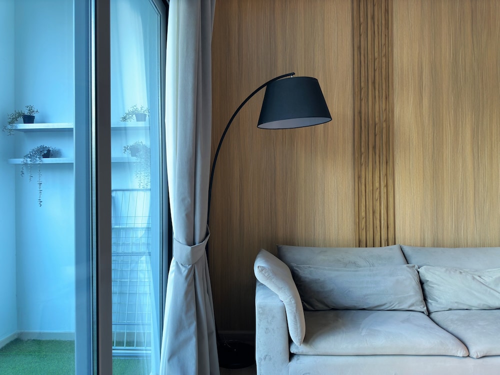 Ultra Luxury Flat Fully Upgrade &Balcony