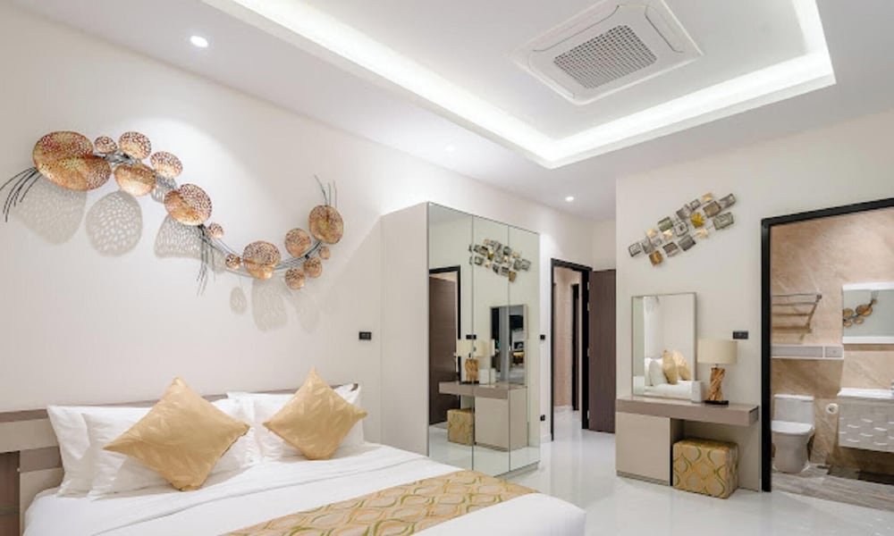 An Exceptional Luxury Villa Offering Amazing Lake View and Refined Living