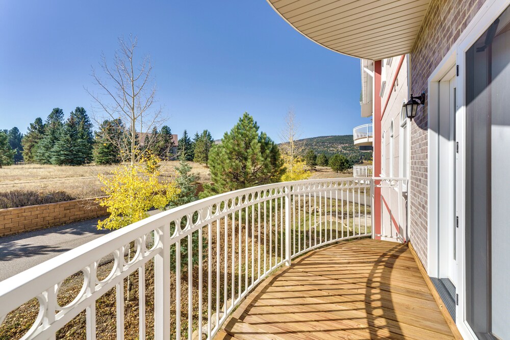 Condo w/ Balcony > 2 Mi to Angel Fire Resort! view 3