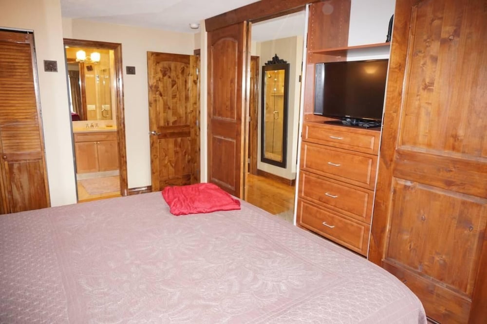 100 Dean St E #2B view 2
