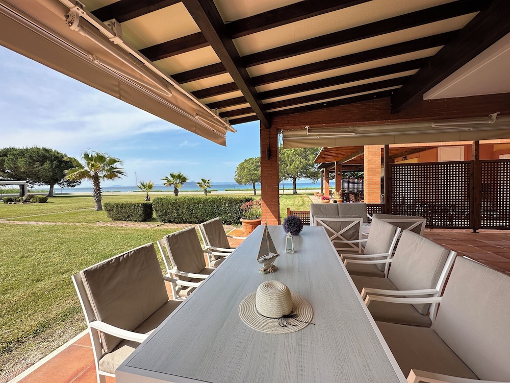 Relax in This Sithonia Property With Great Ocean Views