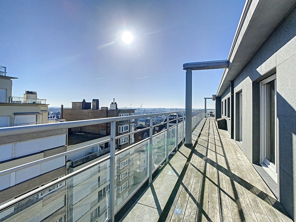 Apartment in Duinbergen With Sea Views