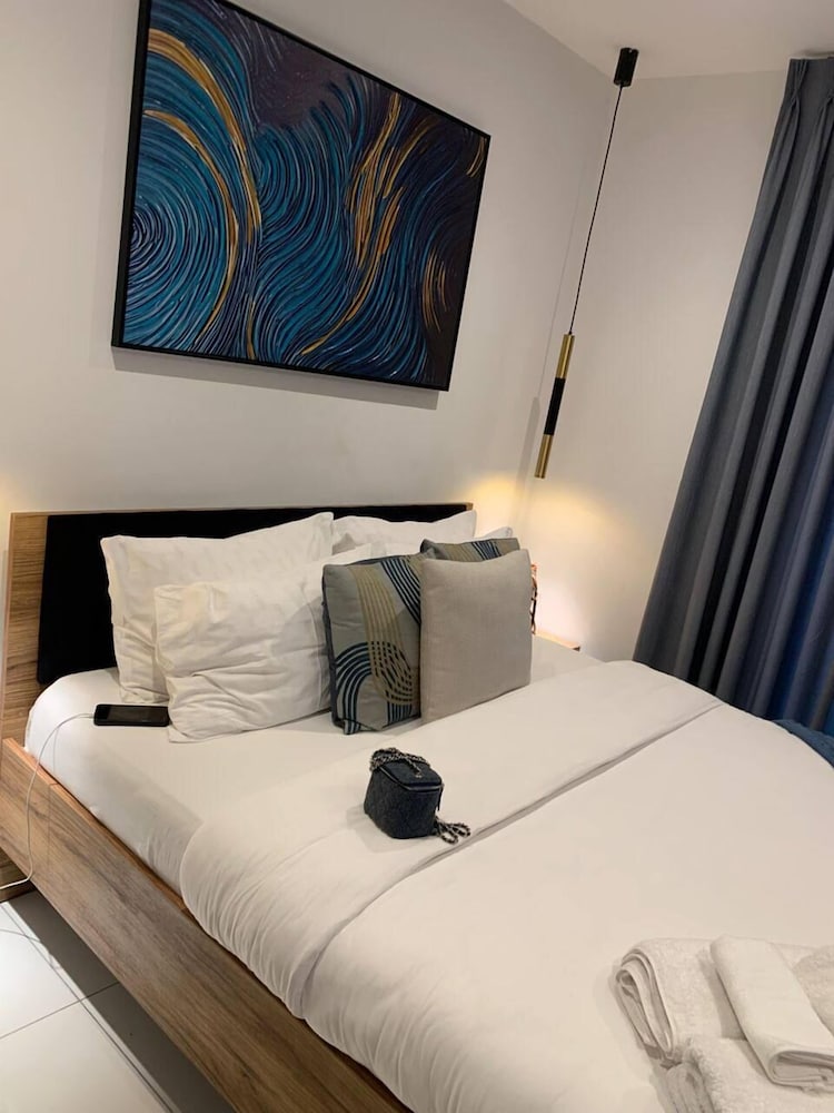 The Loxwood House Royal Luxury Suites