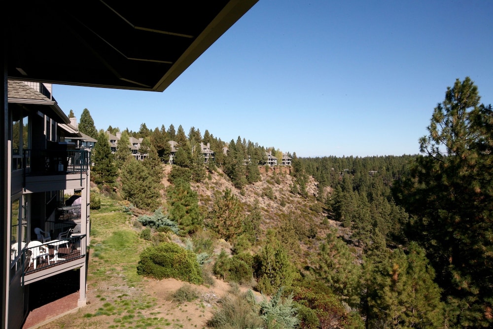 River Ridge 416a 2 Bedroom Condo by RedAwning view 4