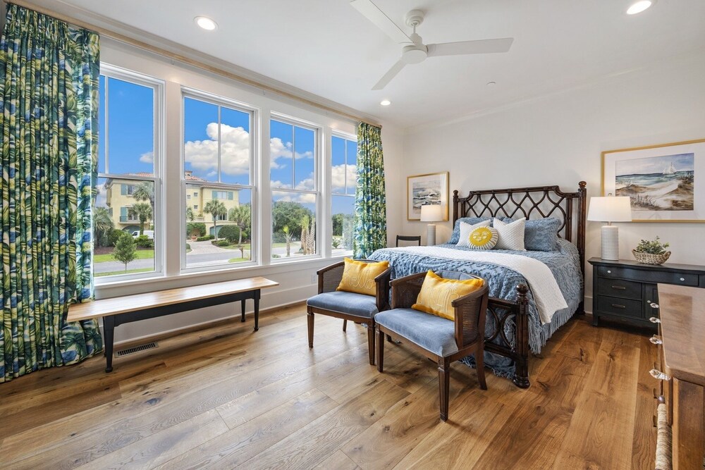 Cornfed Pelican 9 Bedroom Home