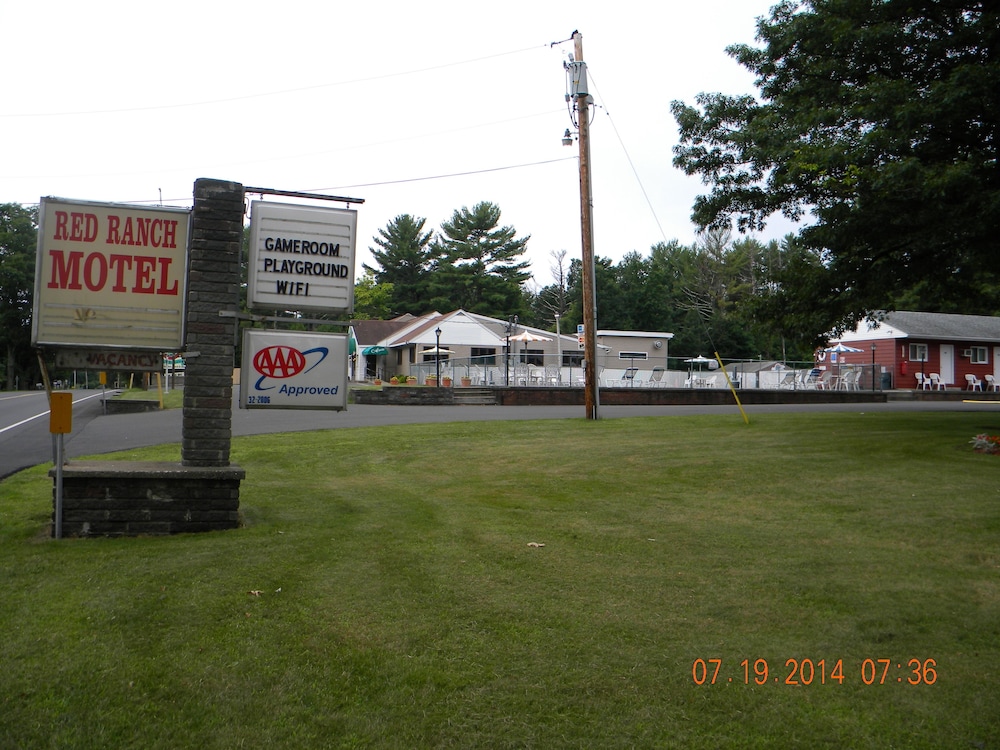 Red Ranch Motel