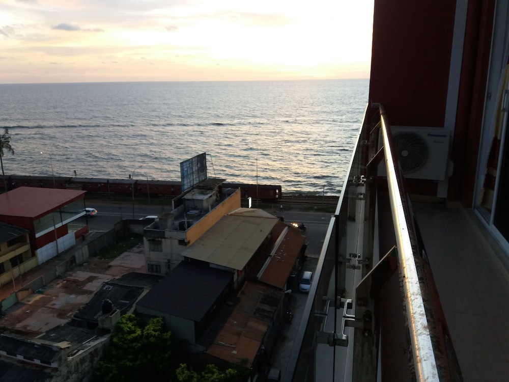 Colombo Sea View Apartment