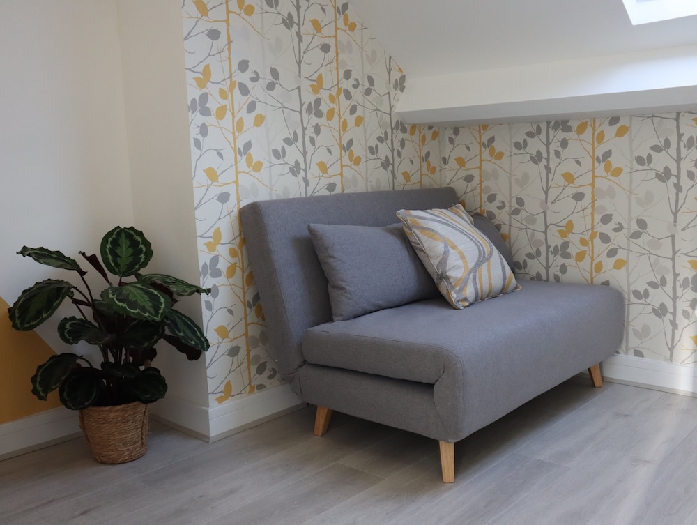 Sheffield 4-bedroom house free parking view 4