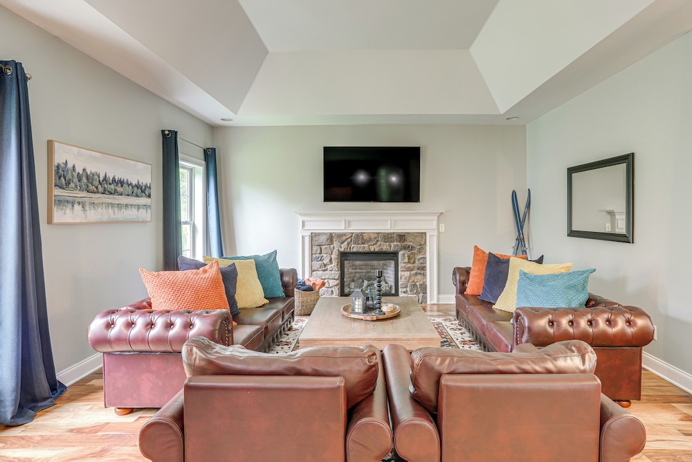Game Room & Hot Tub: Big Fun in Ellicottville