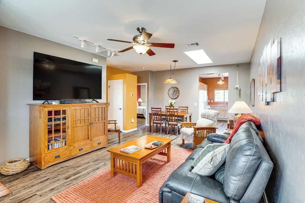 Mtn-view Oasis w/ Pool Access in Green Valley!