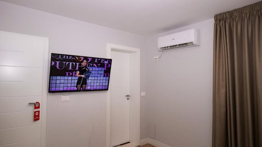 313 Villa City Center