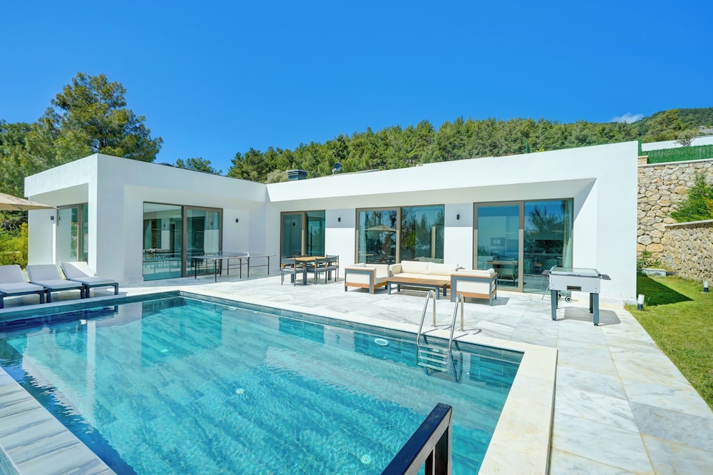 Earth 7 - PLANET LUXURY VILLAS