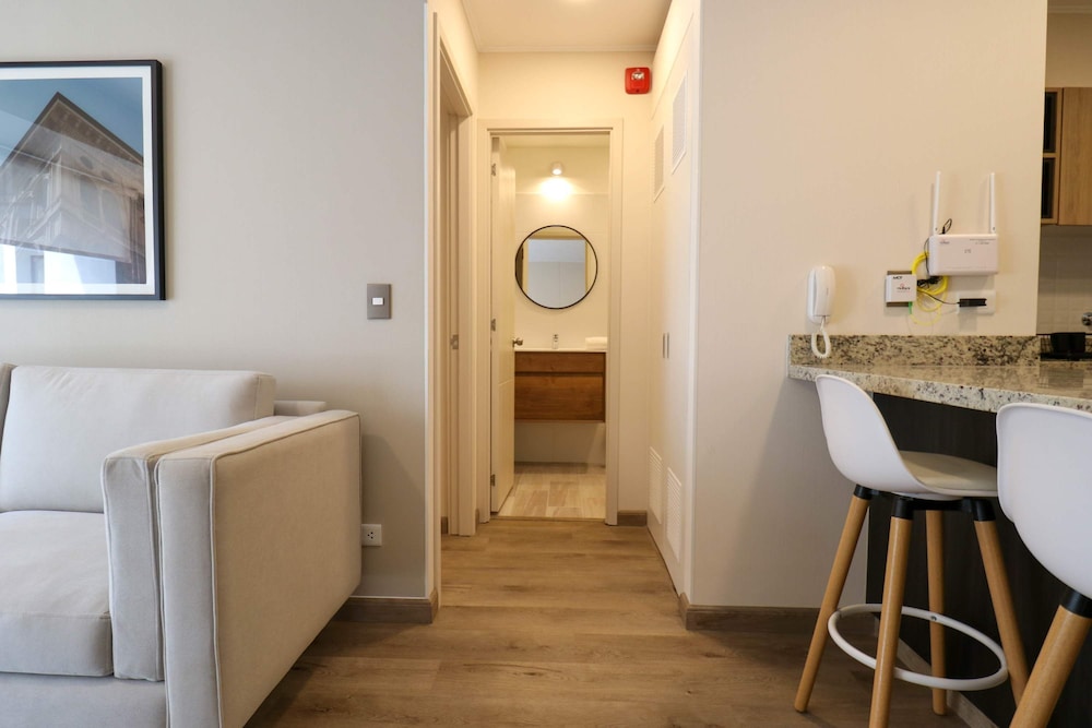 w Comfy 1BR Apartment w Balcony in Miraflores