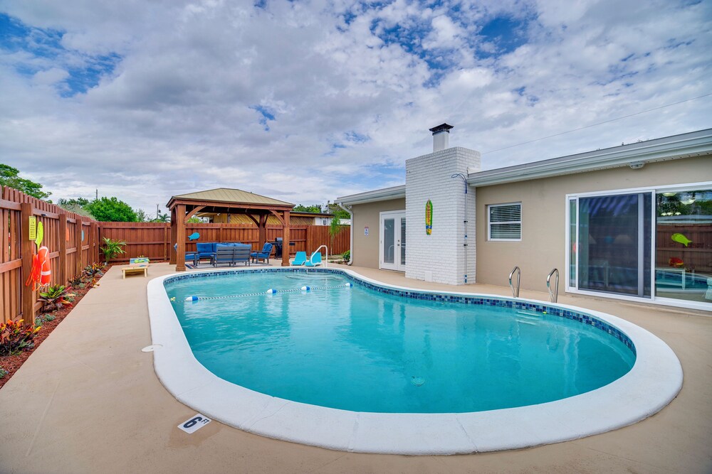 5 Mi to Beaches: Melbourne Duplex w/ Pool!