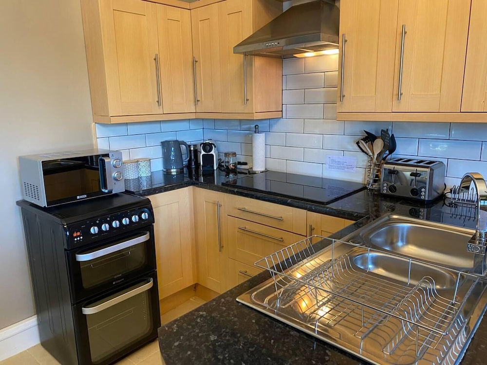 Luxury, Self-contained Country Cottage With View view 5