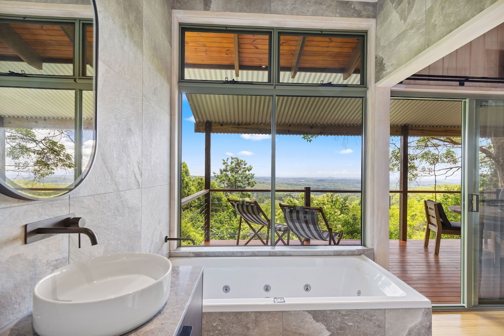 Treetops Seaview Montville