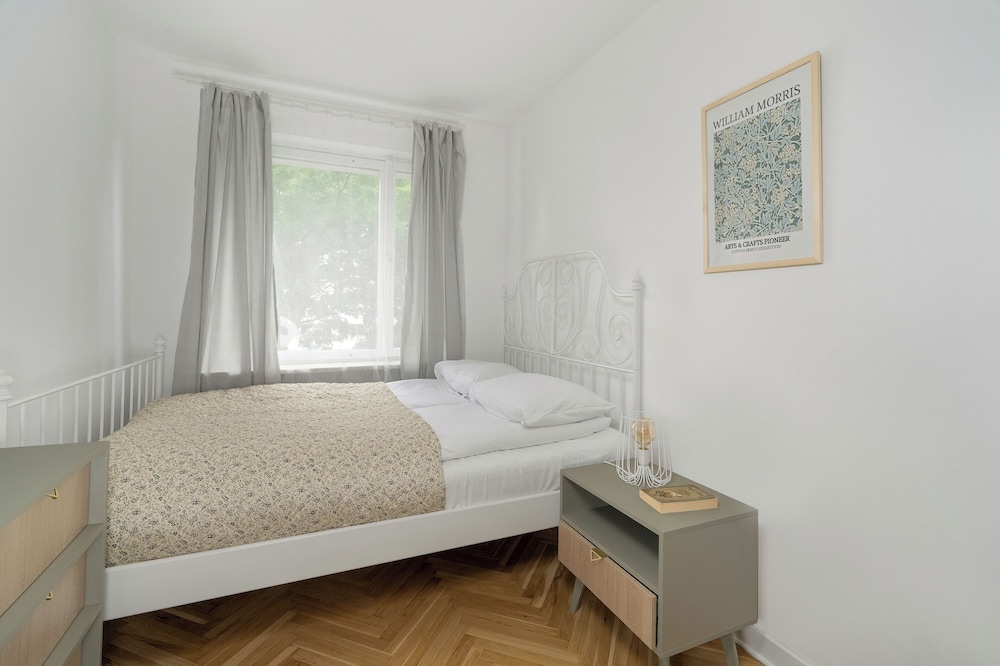 Poznan Apartment By the Park by Renters