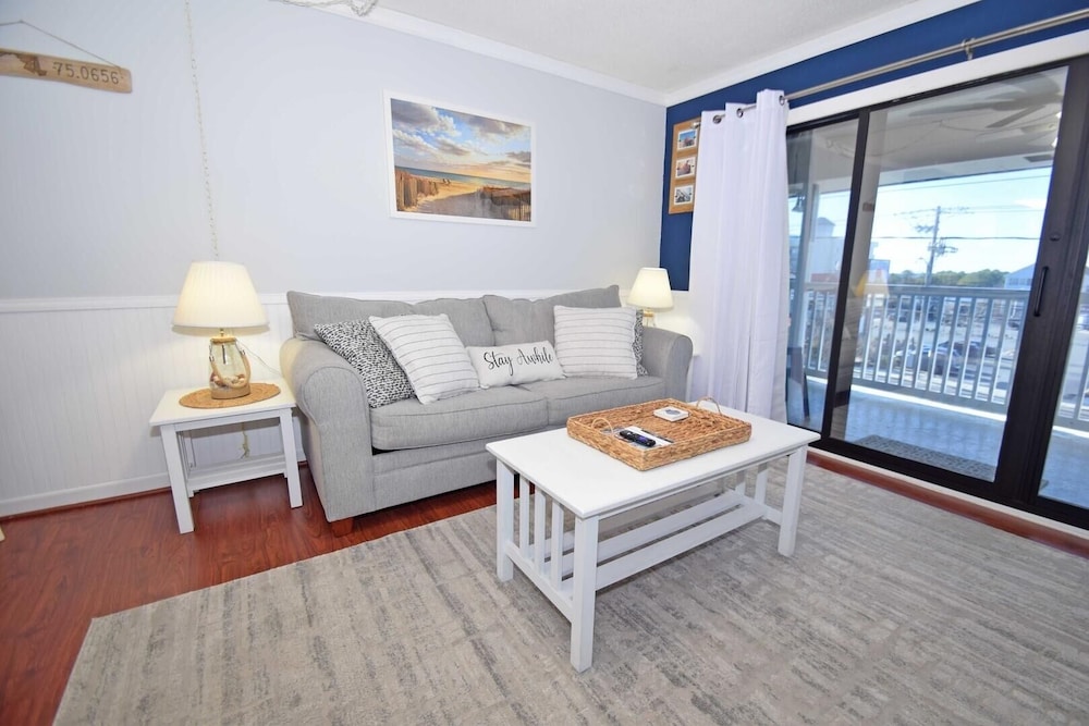 Sea Mark 308 1 Bedroom Condo by RedAwning view 3