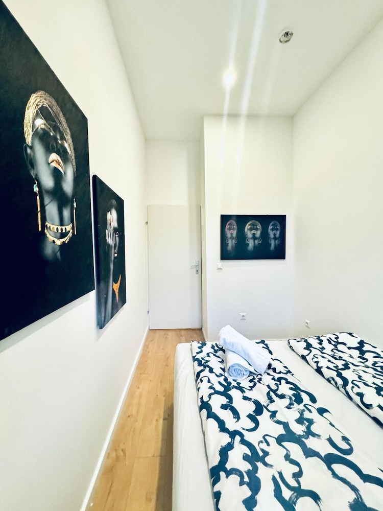 Comfortable 3BR Stay Kaufpark Area