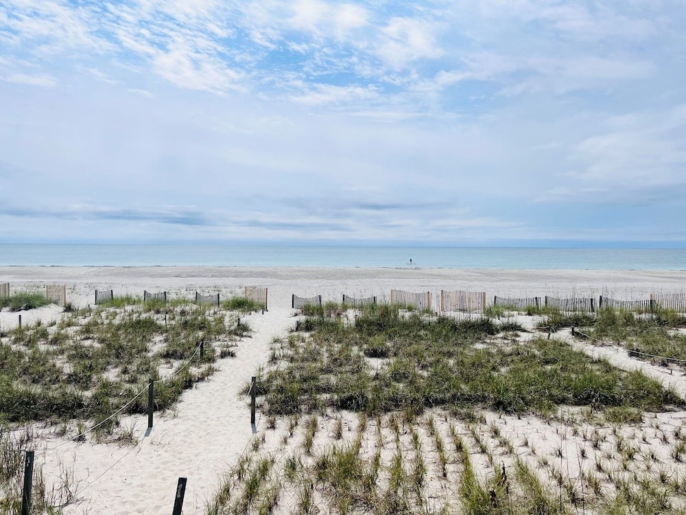 Seaside - 4 Br Home