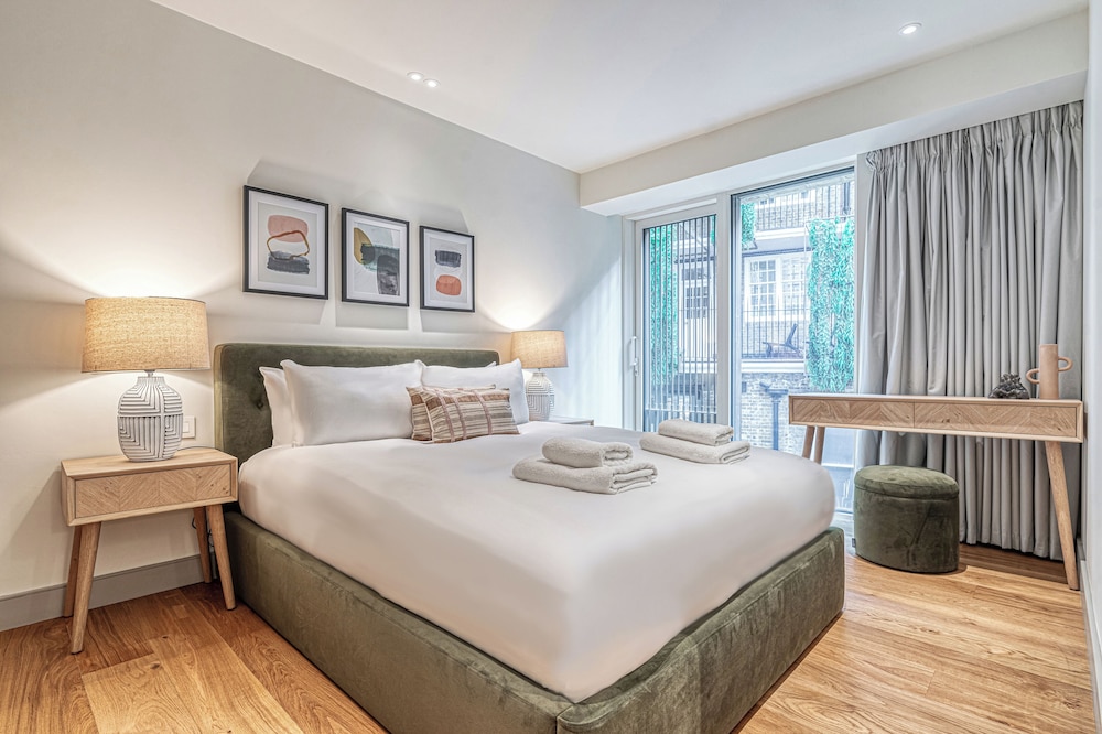 Luxury flats near Big Ben and London Eye
