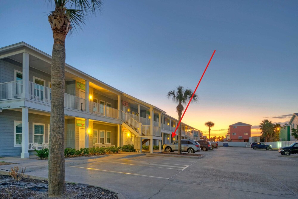2 Coasta Bahia Condos Mins to the Beach + Pool & Golf Cart Zone