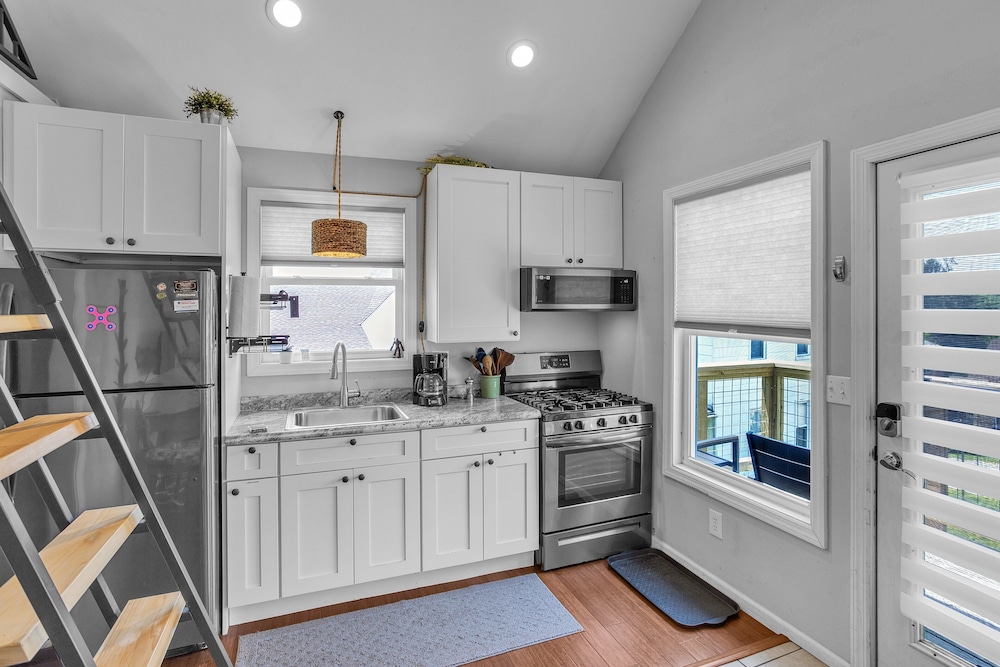 Mountain Koru Near Trails & Town 2 Bedroom Cabin