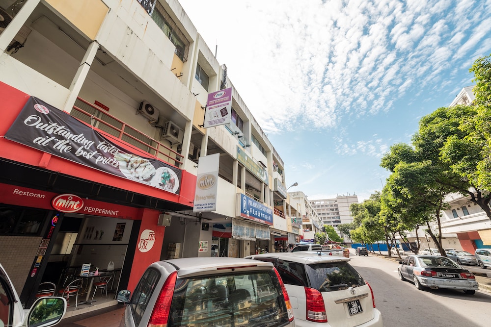 Hotel AJ Residence Kota Kinabalu City Center - Image 1