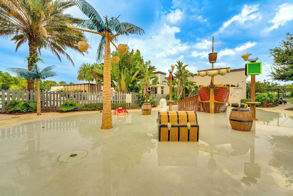 Disney Area Hub: Heated Pool & Resort-style Perks