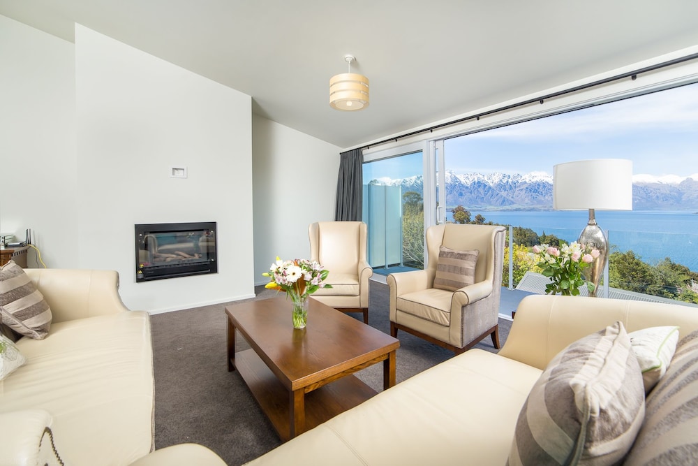 Gemini Lake View Villa