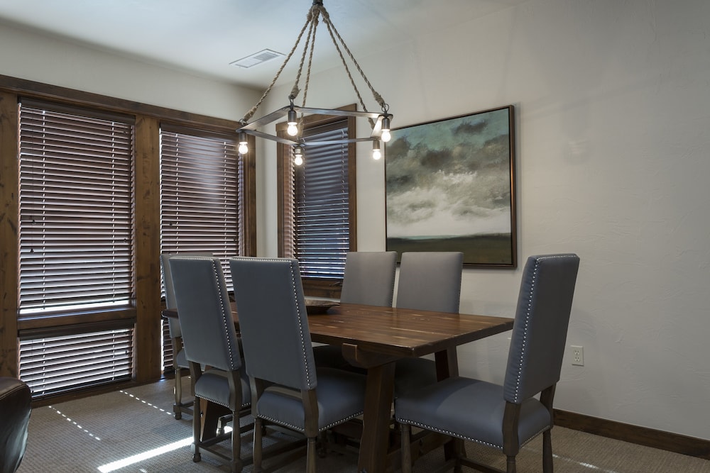 2 Bedroom Condo with Spa - Silver Baron Lodge 2 Condo