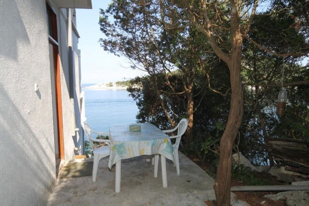 Mile - 10m From the sea - SA2 Studio view 4