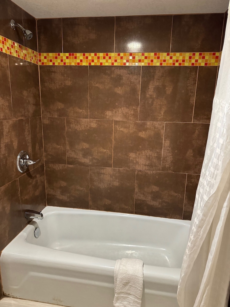 Marshall Vacations - Americas Best Value Inn Marshall - Property Image 12