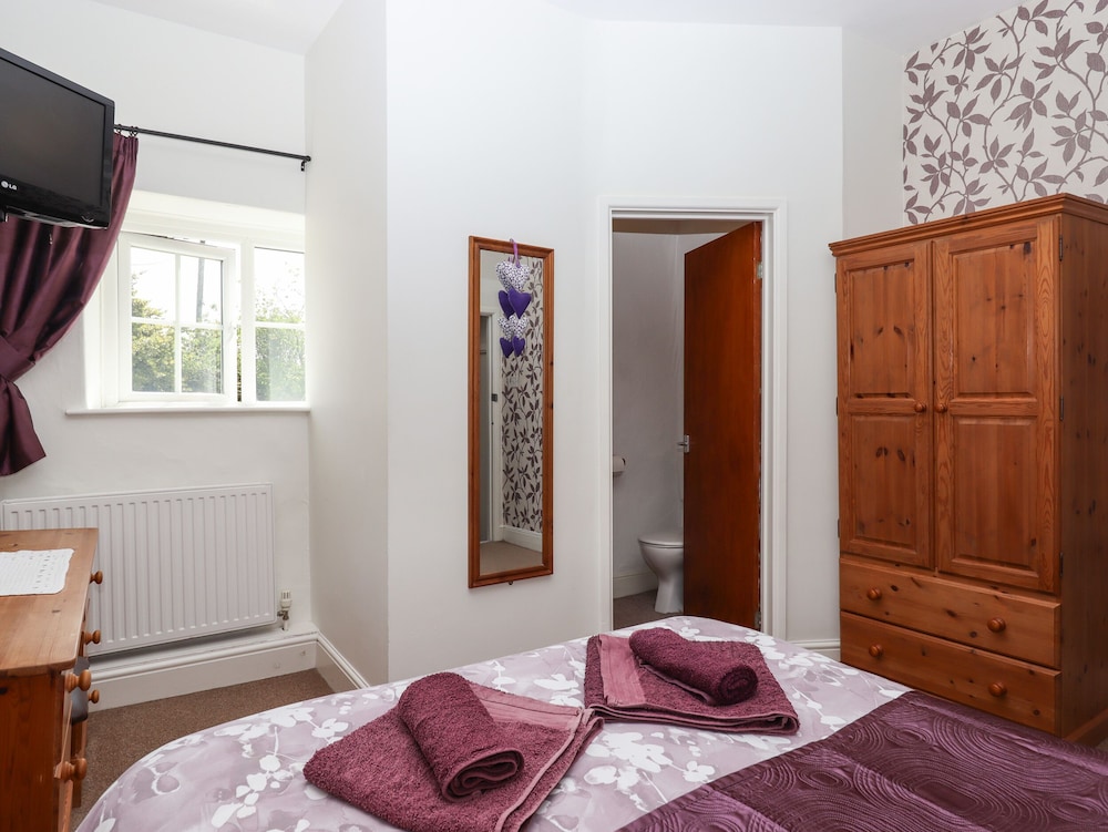 Waytown Cottage
