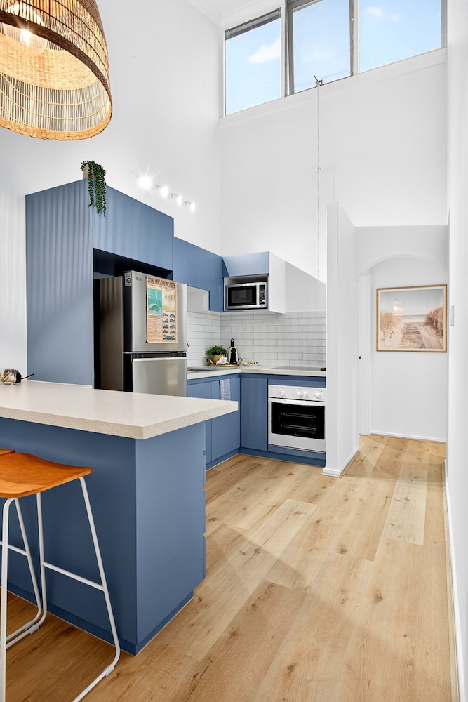 Bright 2-bed Unit Near Scarborough Beach