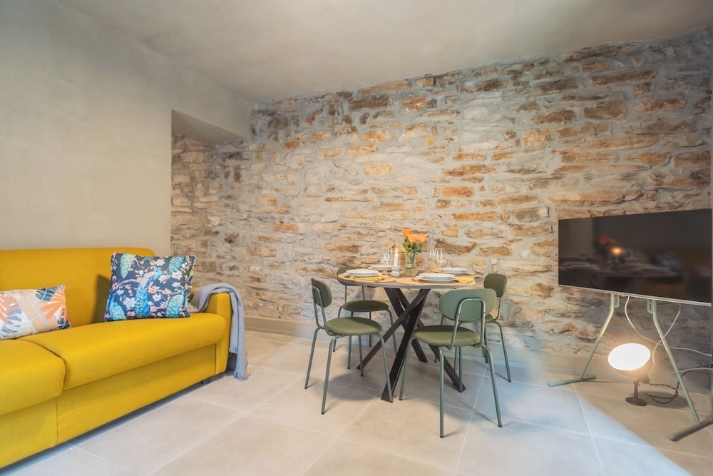 Urio's Castle Suites by Rent all Como